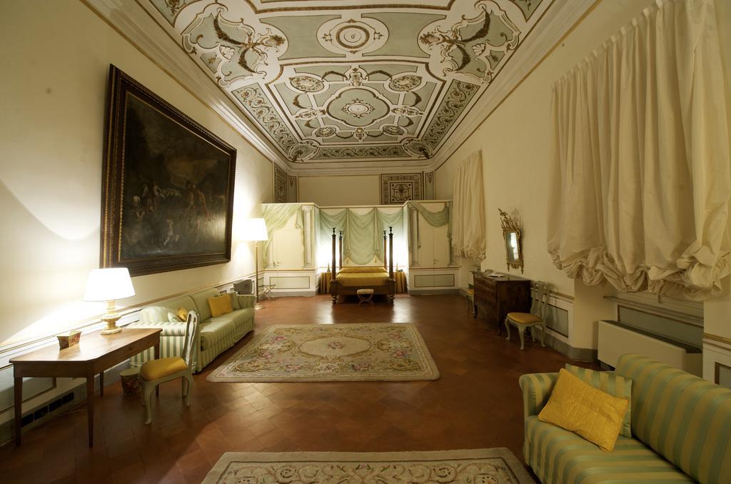 Palazzo Tucci Residenza D'Epoca Bed & Breakfast Lucca Room photo